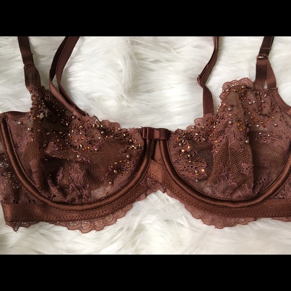 ⭐️VS Designer Collection unlined Demi⭐️ - Picture 2 of 4